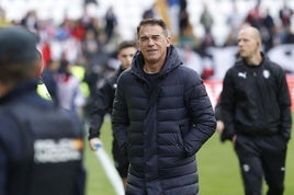 Luis García, durante el choque entre el Rayo Vallecano y el Alavés.