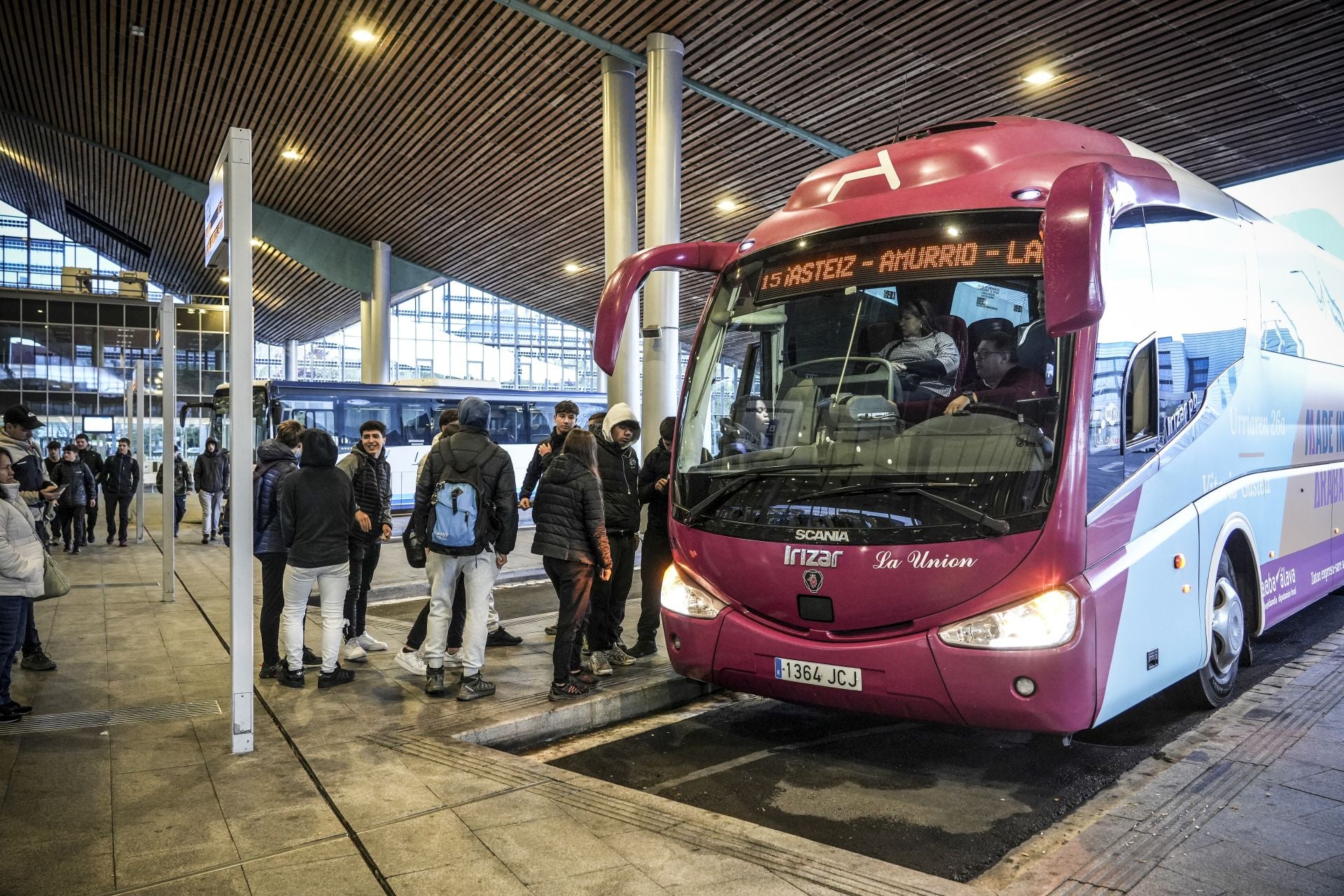 La huelga del transporte de viajeros en Álava, en imágenes