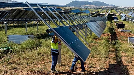Expertos piden salvar los restos medievales de la zona que ocupará una fotovoltaica en Álava
