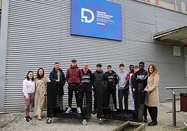 El alumnado del instituto municipal de Formación Profesional Básica ha construido dos estructuras que se utilizarán para transportar los altavoces.