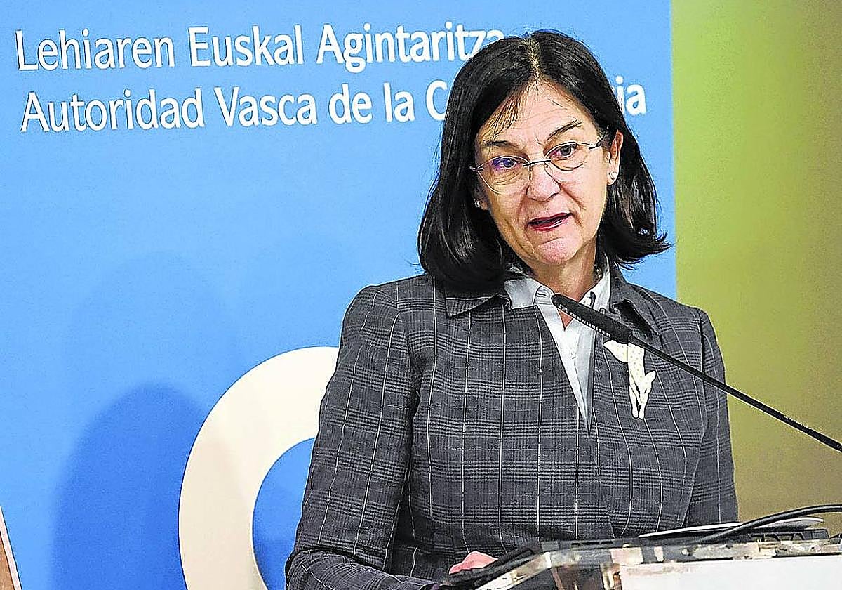 La presidenta de la CNMC, Cani Fernández, en una anterior intervención en Bilbao.