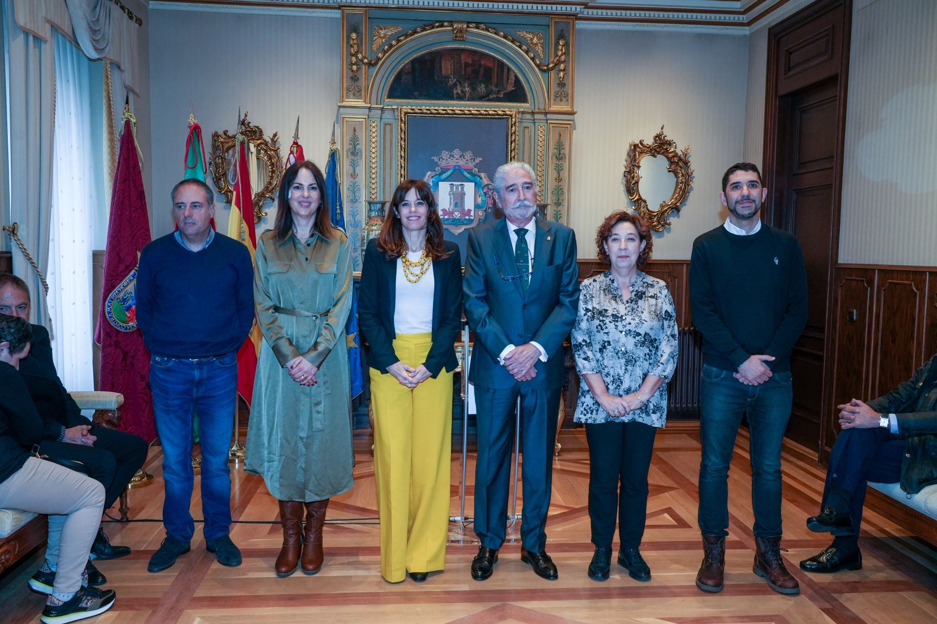 Alfredo Iturricha, Ana Rosa López de Uralde, Maider Etxebarria, Kepa Urigoitia, Miren Fernández de Landa y Óscar Fernández.