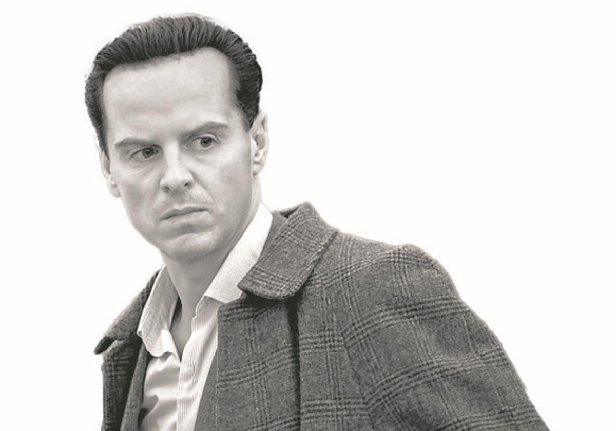 Andrew Scott aktorea, Tom Ripley bezala Netflixeko telesailean.