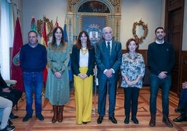 Alfredo Iturricha, Ana Rosa López de Uralde, Maider Etxebarria, Kepa Urigoitia, Miren Fernández de Landa y Óscar Fernández.