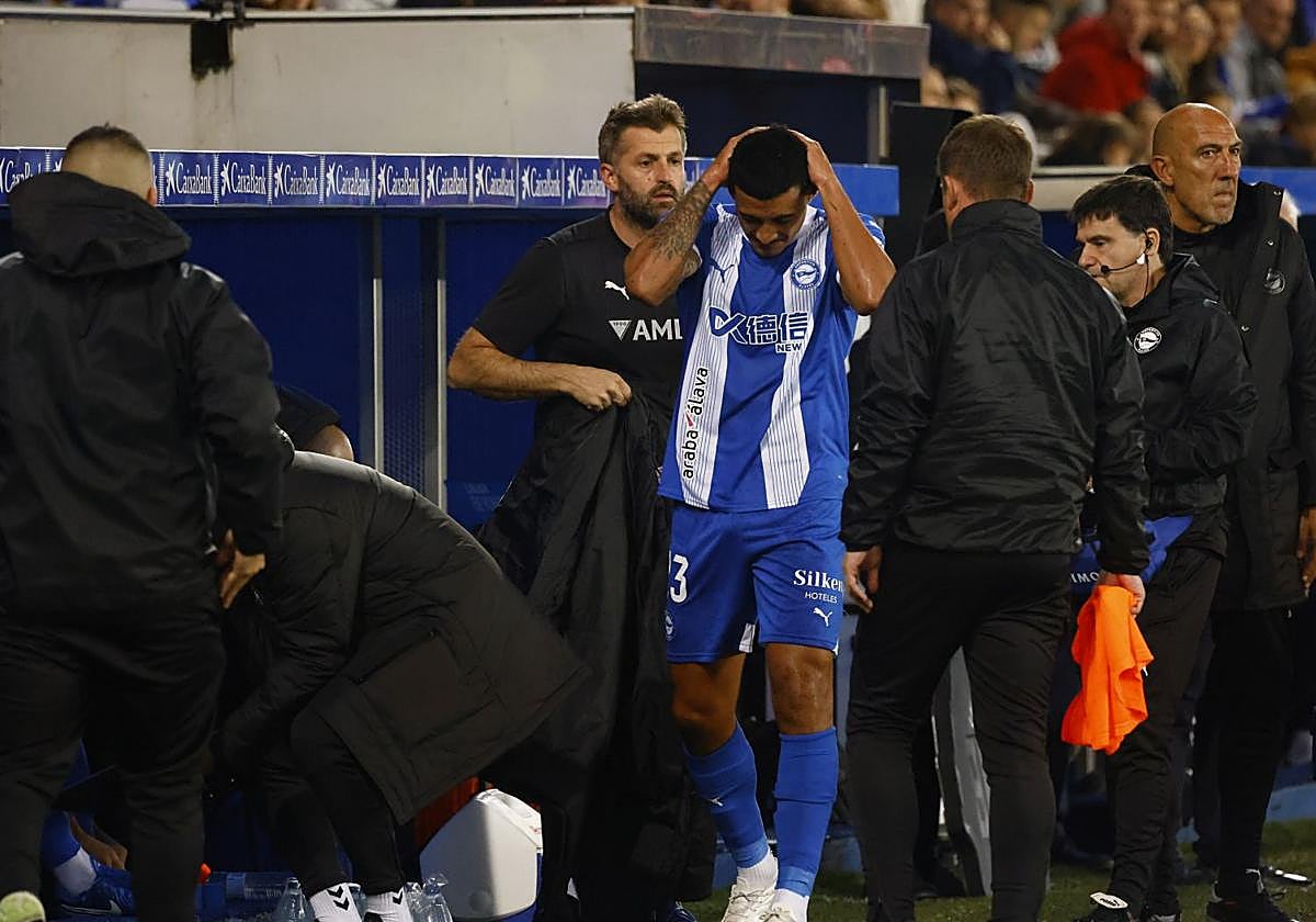 Benavídez se marcha frustrado al banquillo.