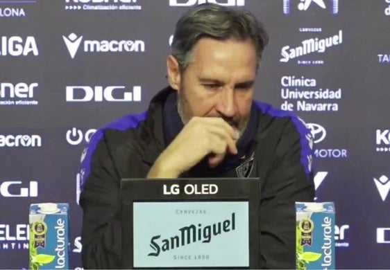 Vicente Moreno durante la ruda de prensa este viernes.