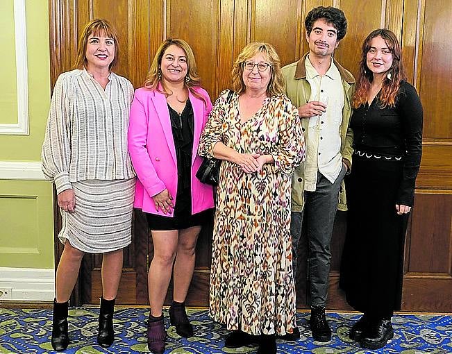 María José Cantalapiedra, Mirian Duarte Zelaya, Ana Mochales, Gaspar Escobar y Miriam Guadilla.