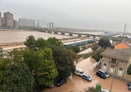 Cauce del Turia inundado.