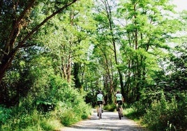 Una marcha y una ruta en bici dará a conocer la vía verde de los Montes de Hierro