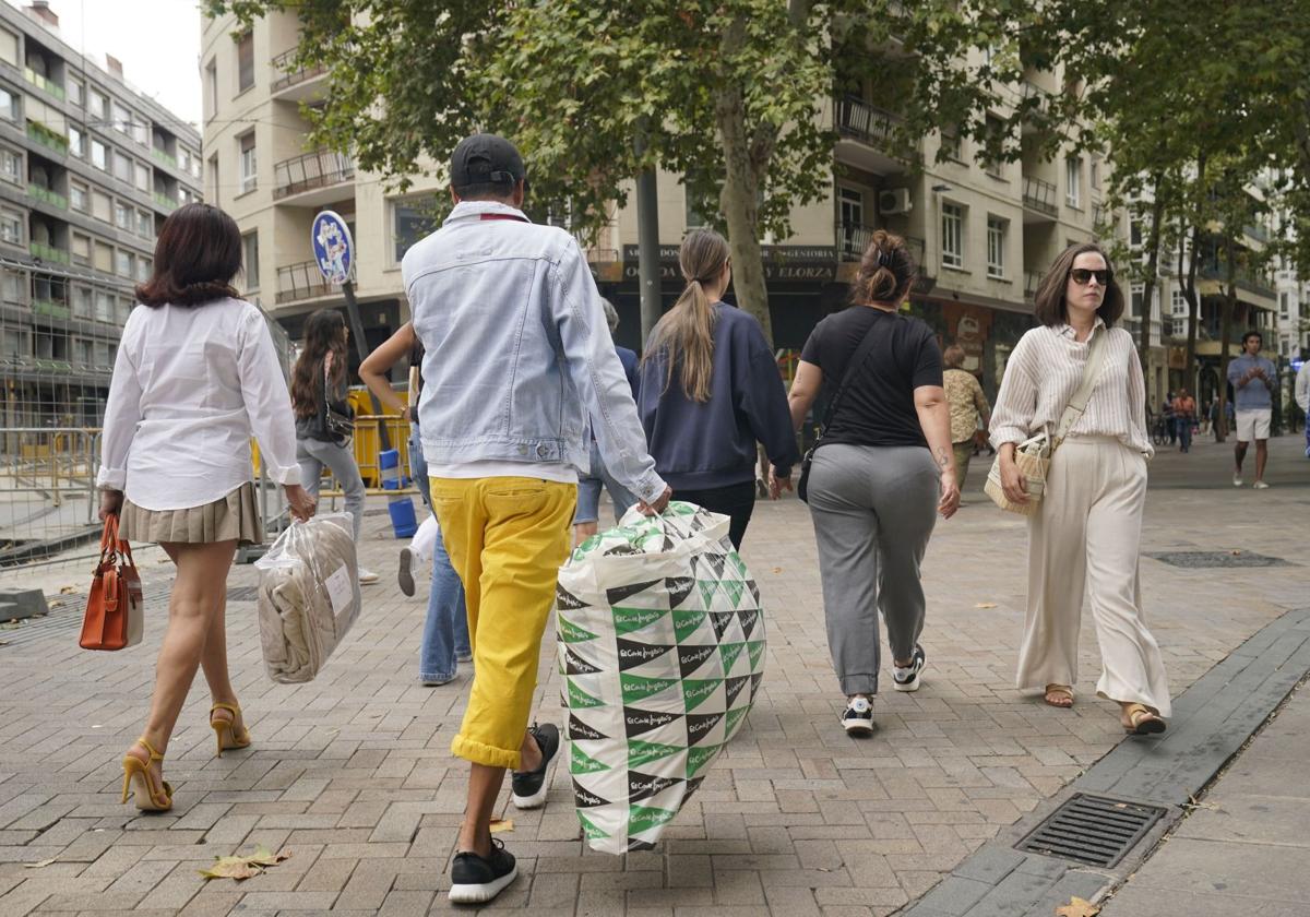 La convocatoria pretende impulsar el comercio dentro de la capital y facilitar el emprendimiento.