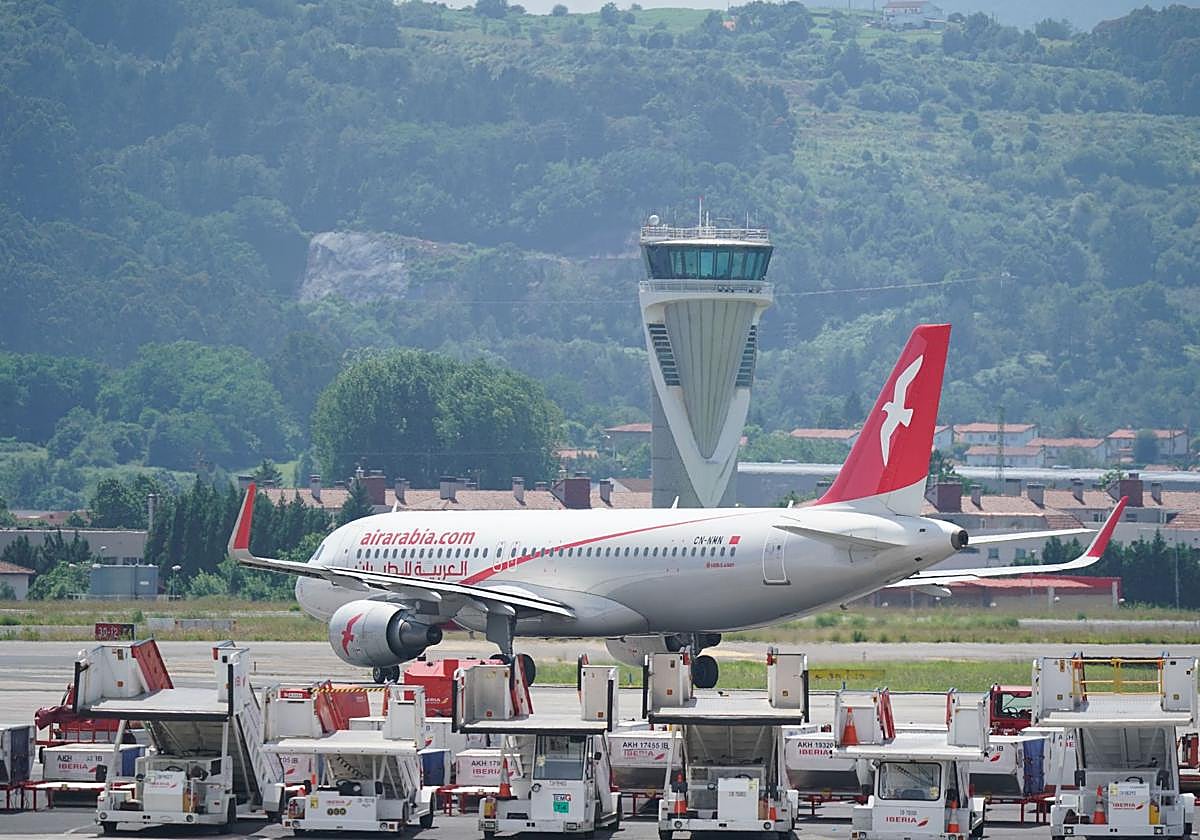 Dos vuelos con destino a Bilbao afectados tras cerrarse Barajas por una alerta de dron