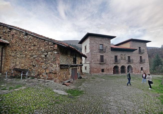 Palacio de Rubín de Celis, también conocido como el Palacio de los Mier.