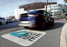 Bilbao prevé multar a mil coches al mes por entrar en la zona de bajas emisiones