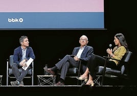 De izquierda a derecha, Guillermo Dorronsoro, Iván Martén, Joseba Iriondo, José Galíndez y Sara Jainaga en la Sala BBK de Bilbao.