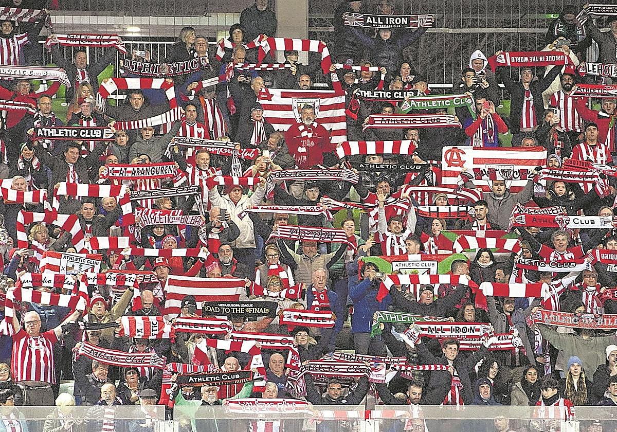 Tres mil kilómetros y quince horas de viaje: «Por animar al Athletic merece la pena»