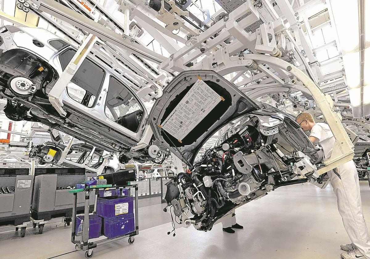 Imagen de una planta de Volkswagen en Alemania, país que afronta una complicada situación económica como evidencia la crisis que atraviesa la histórica marca.