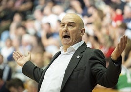 Ponsarnau gesticula durante el partido en Girona.