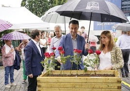 El vicelehendakari segundo, Mikel Torres, y la consejera de Justicia, María Jesús San José, en un homenaje a las víctimas en julio.