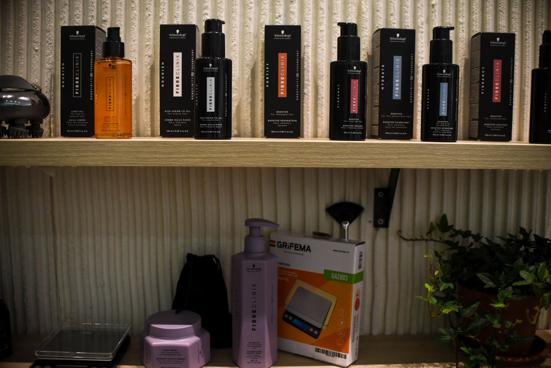 Bruna, la chica de rizos que ha abierto una peluquería especializada en el método curly en Bilbao