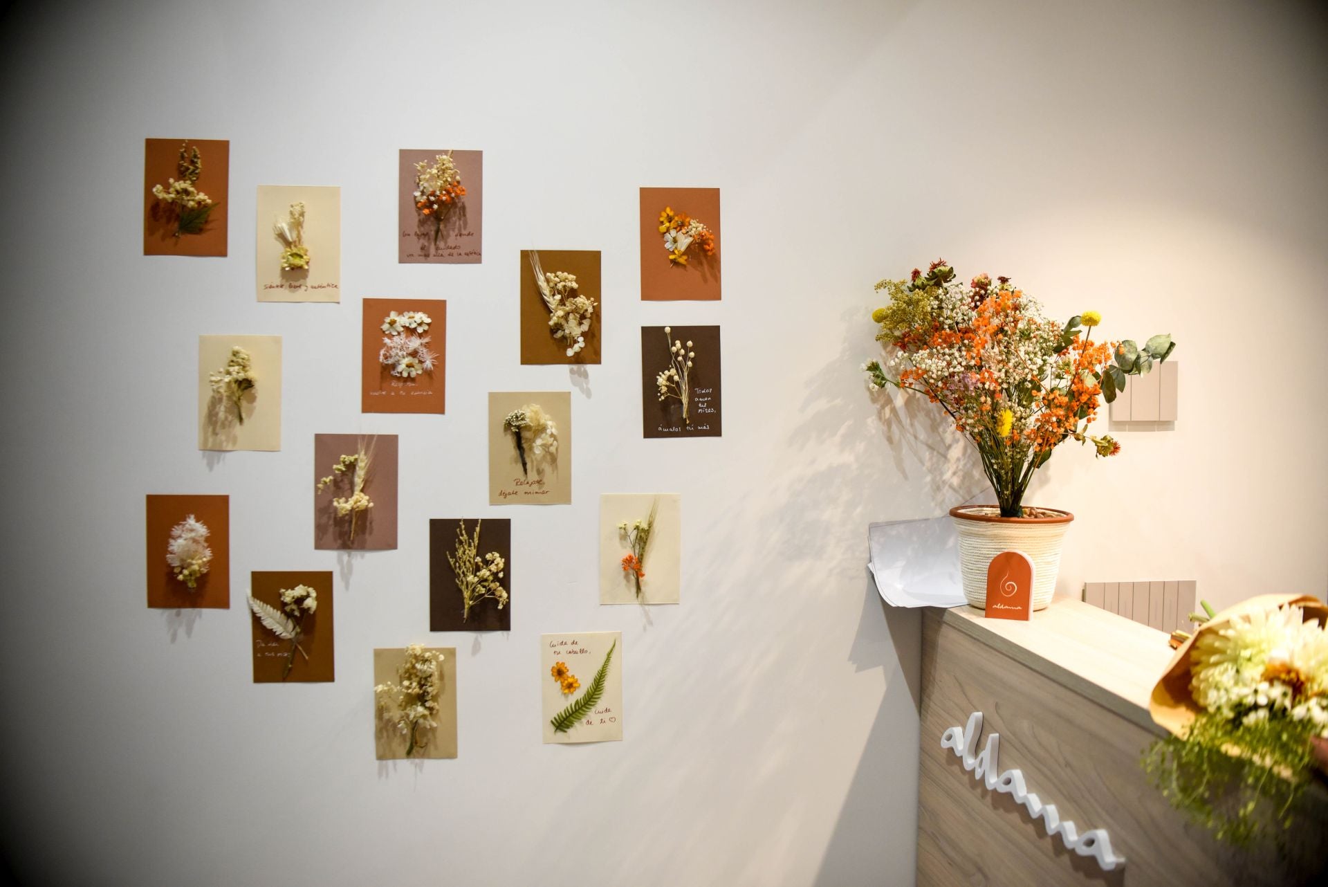 Bruna, la chica de rizos que ha abierto una peluquería especializada en el método curly en Bilbao