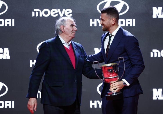 Iribar entregó el 'Zamora' a Simón.
