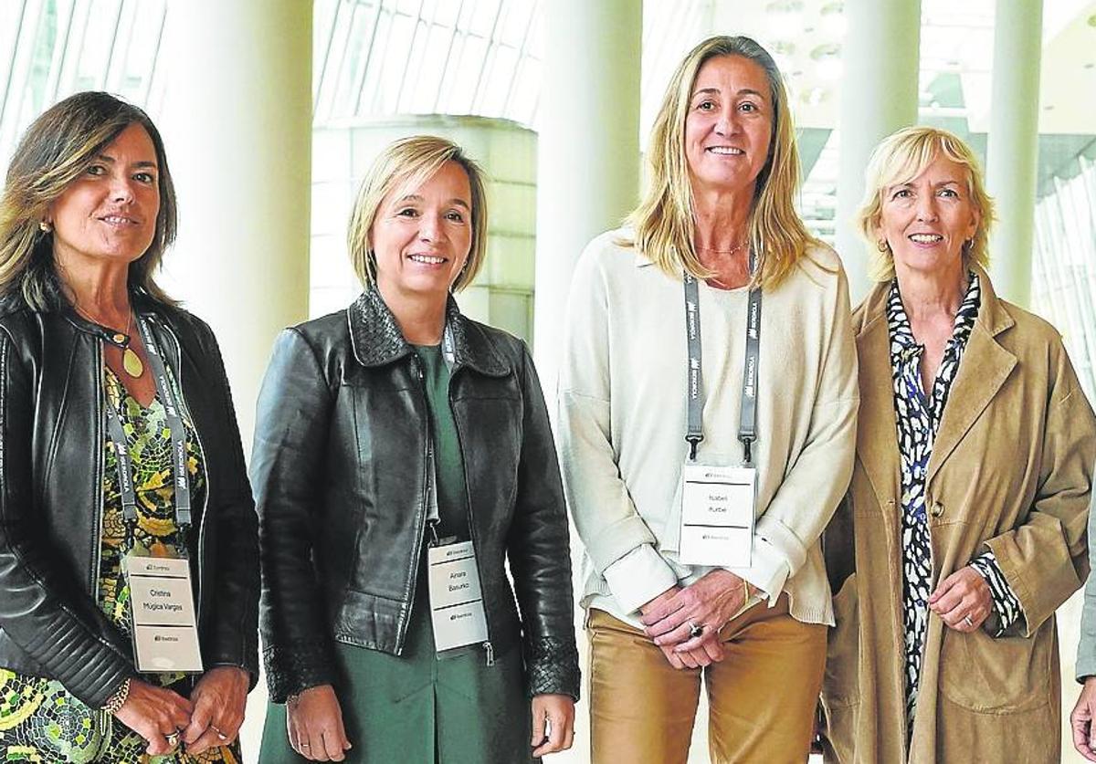 Cristina Múgica, Ainara Basurko, Isabel Iturbe, Carolina Pérez Toledo y María Caballero.