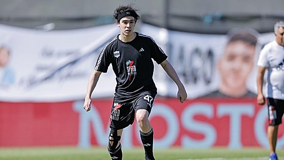 Polémica en Argentina: el streamer 'Spreen' debuta de titular contra el líder de la Liga y le cambian en la primera jugada