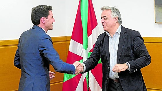 Las propuestas de PP y Sumar reducen el margen para acordar las Cuentas vascas