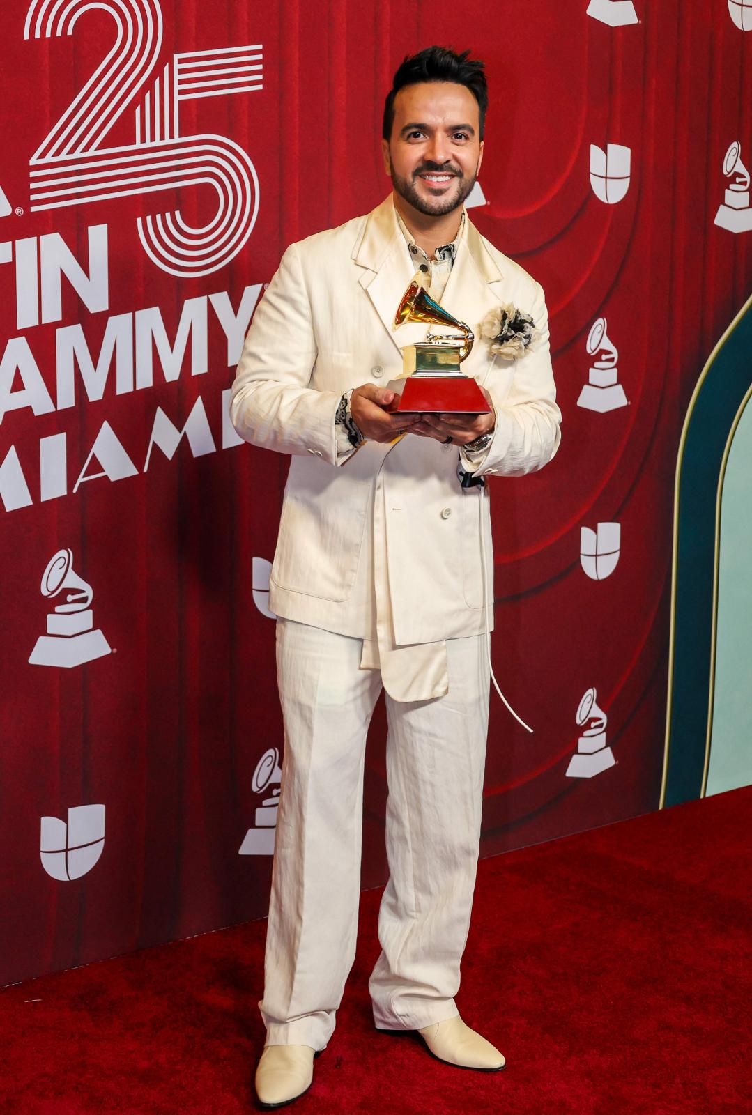 Luis Fonsi.
