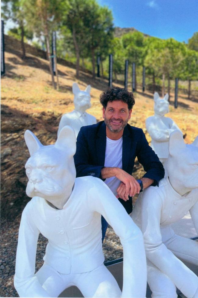 David Seijas en el jardín de elBulli, convertido hoy en museo, y del que fue sumiller doce años mientras convivía con las adicciones al trabajo, al alcohol y a la cocaína.