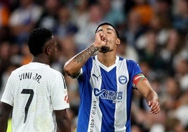 Carlos Benavídez celebra su gol ante el Real Madrid en el Bernabéu.