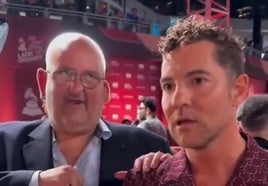 La cara de David Bisbal cuando 'El Dandy de Barcelona' le interrumpe mientras lanza un mensaje a los afectados por la DANA