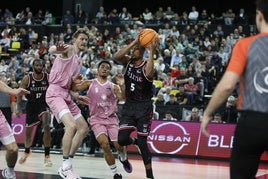 Abdur-Rakhman lo intentó de muchas formas pero no cuajó un buen partido ante el Joventut.