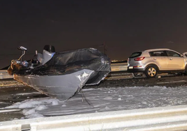 El coche donde viajaban las dos fallecidas.