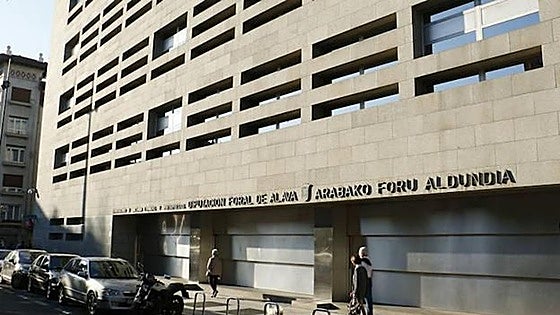 La recaudación en Álava sigue subiendo un 2,1%, pese a las devoluciones a los exmutualistas