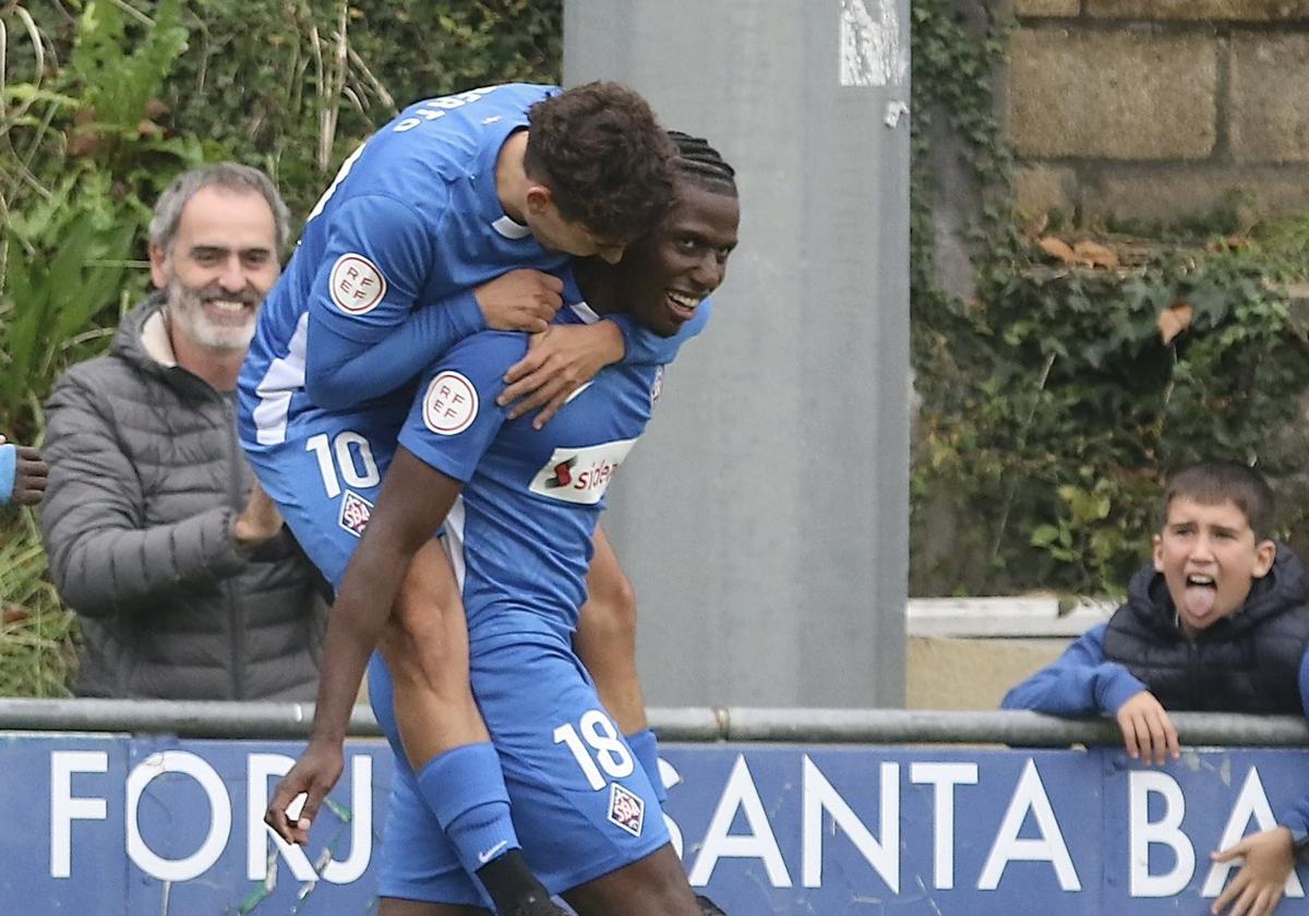 Berto y Coulibaly, los autores de los goles de la victoria en Urritxe.