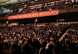 Los combates de boxeo, la última herramienta para atraer a los jóvenes al comunismo