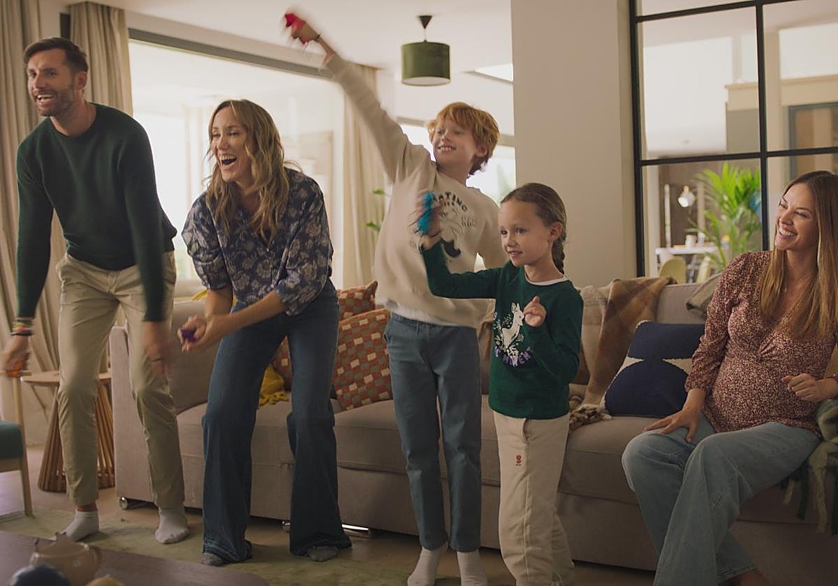 Rudy Fernández y Helen Lindes protagonizan el spot navideño de Nintendo Switch