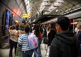 Foto de archivo de una estación del metro.