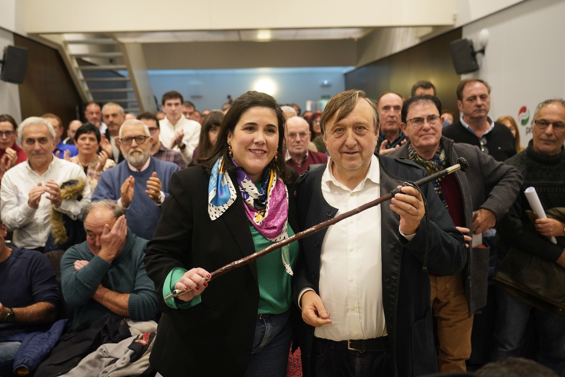 Jone Berriozabal y José Antonio Suso este sábado en la sede del PNV alavés en Vitoria.