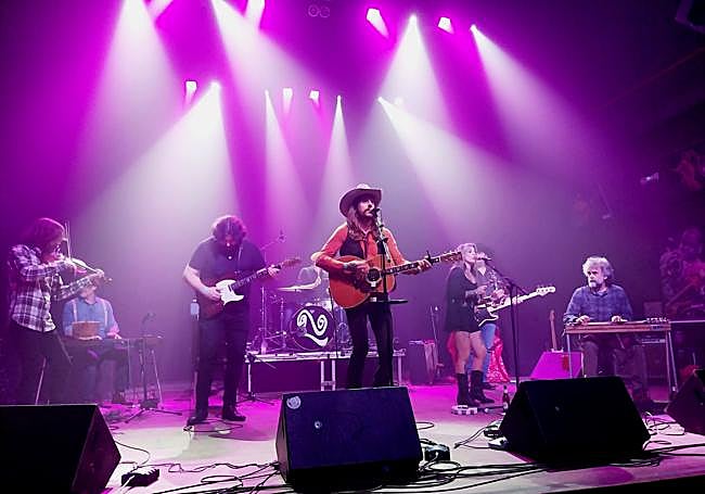 Arnau & The Honky Tonk Losers.