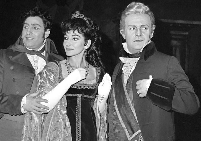 Maria Callas como 'Tosca' en la Ópera de París con Renato Cioni y Tito Gobbi en 1965