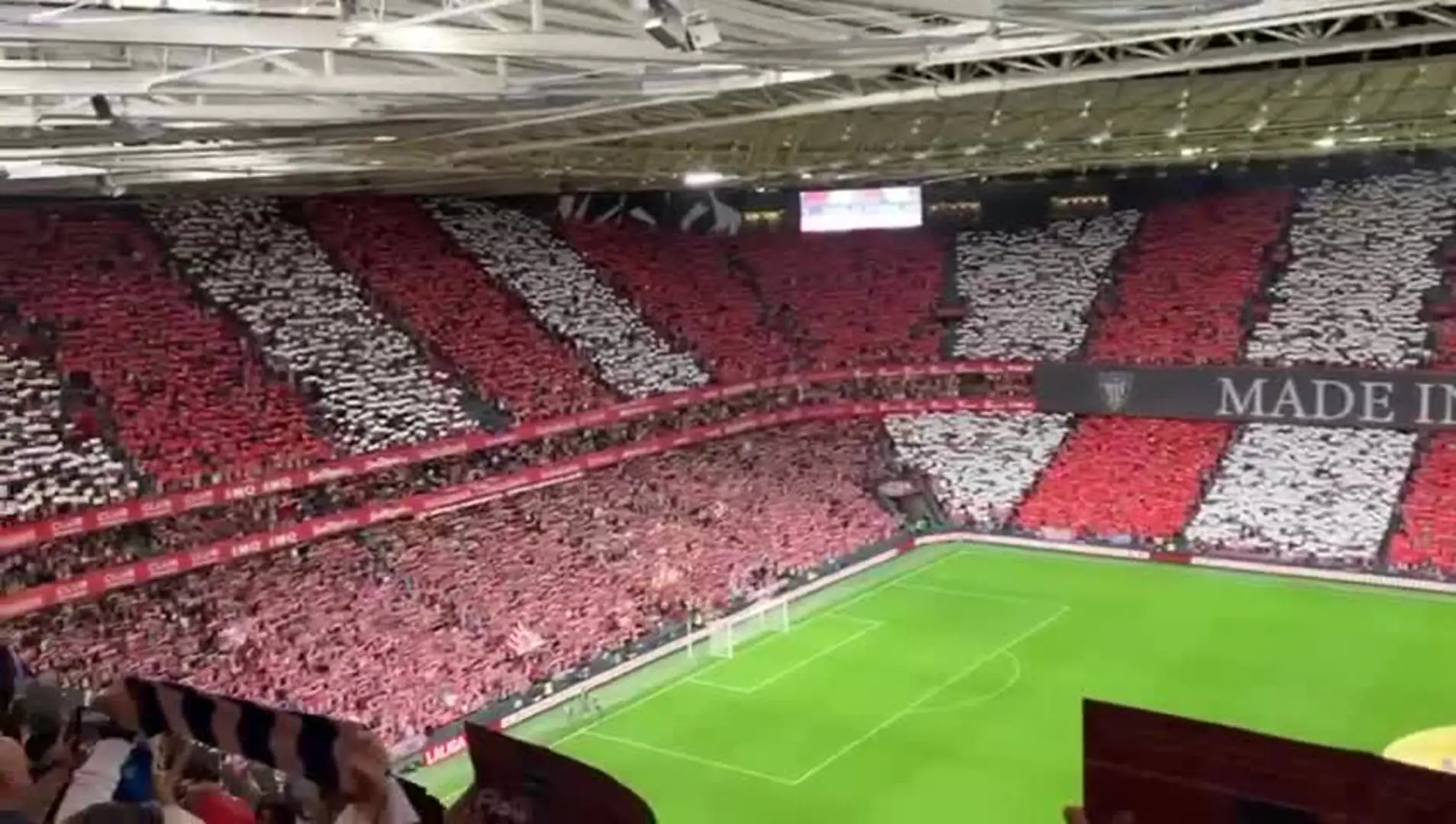 Mosaico rojiblanco en San Mamés para el derbi