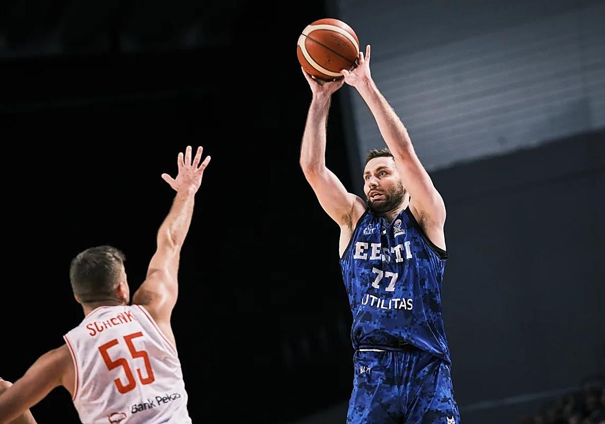 Kullamae hizo 34 puntos en dos partidos ante Polonia.