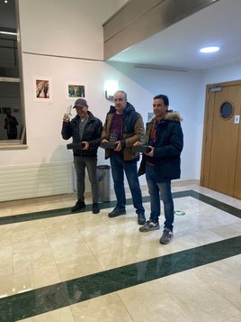 Los ganadores posan en la entrega de premios del certamen