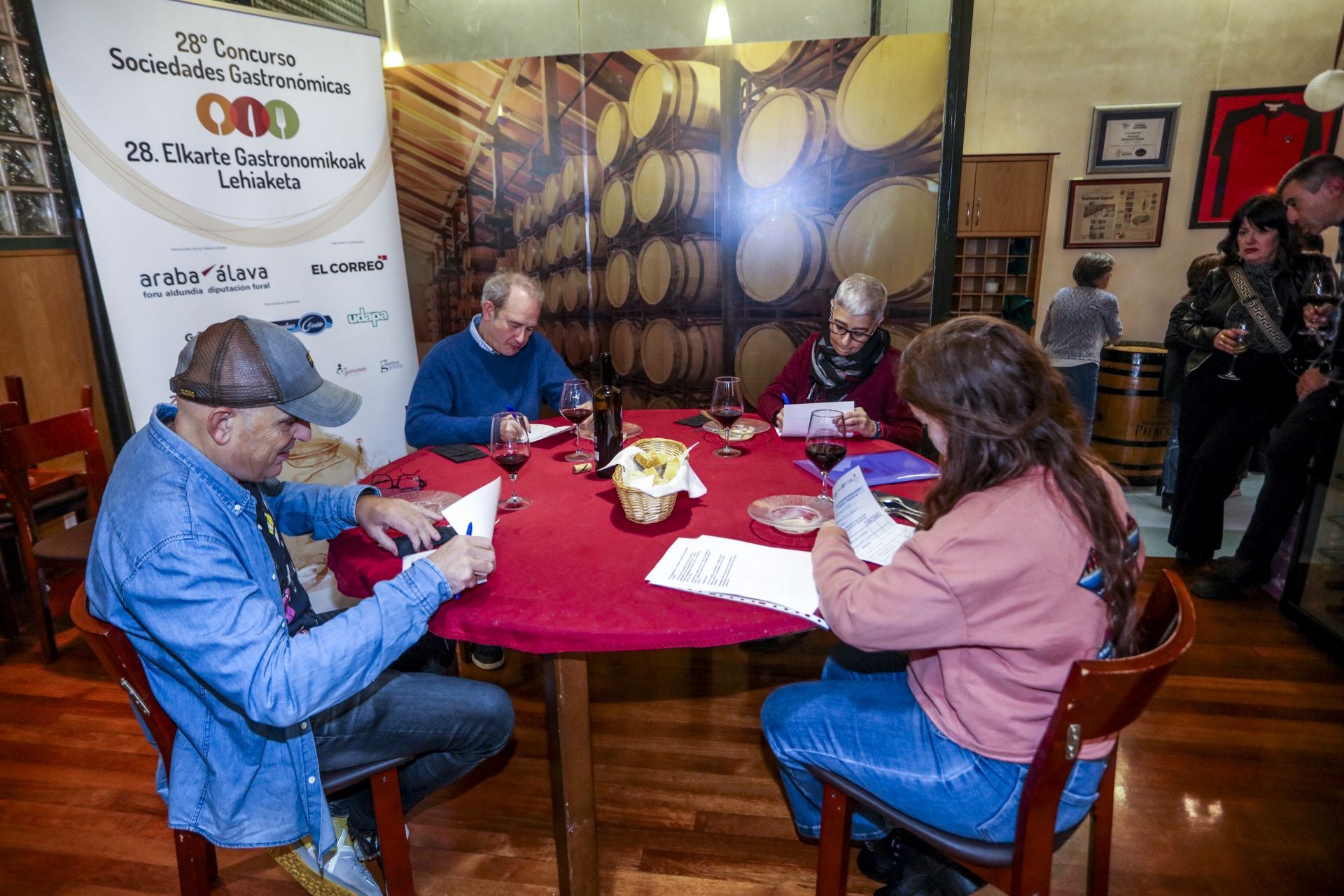 Así fue la cena en la sociedad Bustinzuri