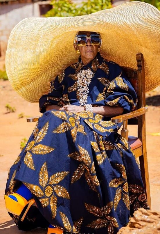Margret, la abuela de Zambia que se ha convertido en un icono de estilo a sus 80 años