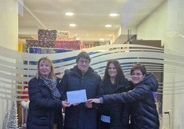 El Estanco Matiena recibió el primer premio del concurso navideño en la edición anterior.