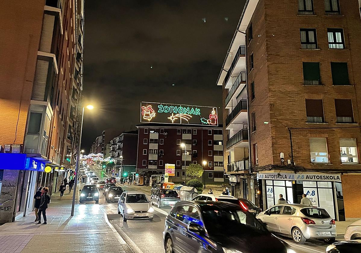 Imagen del encendido de las luces en Basauri el pasado año.