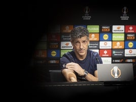 El entrenador de la Real Sociedad, Imanol Alguacil, en la rueda de prensa previa al partido del jueves contra el Ajax de la primera fase de la Liga Europa.